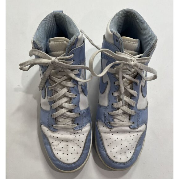 Nike Dunk High Sneakers in Aluminum - Picture 3 of 9